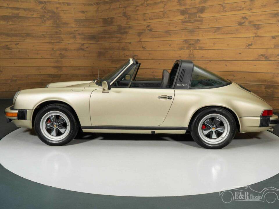 Image 18/19 of Porsche 911 SC 3.0 (1983)