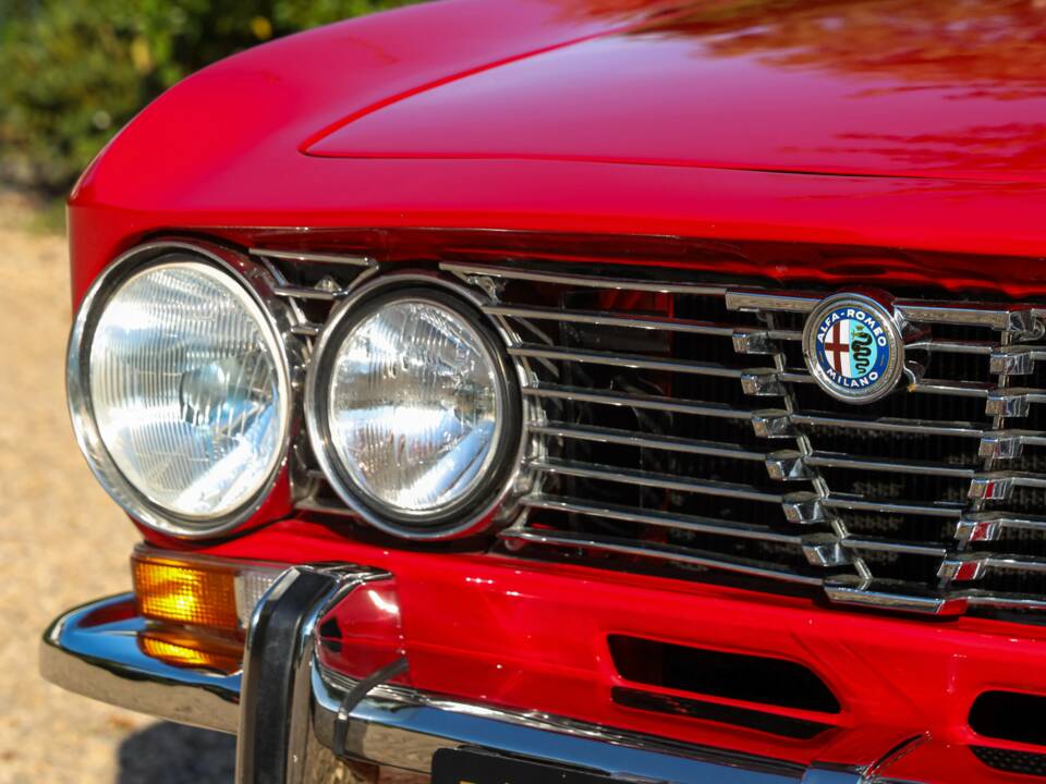 Imagen 14/50 de Alfa Romeo 2000 GT Veloce (1972)