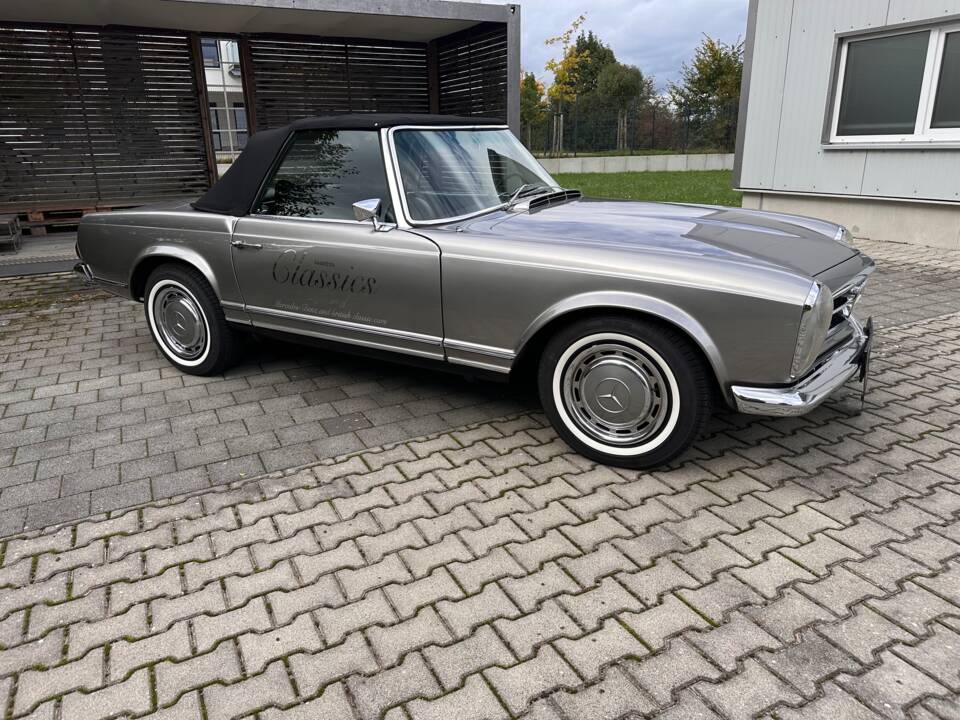 Image 30/36 of Mercedes-Benz 280 SL (1968)