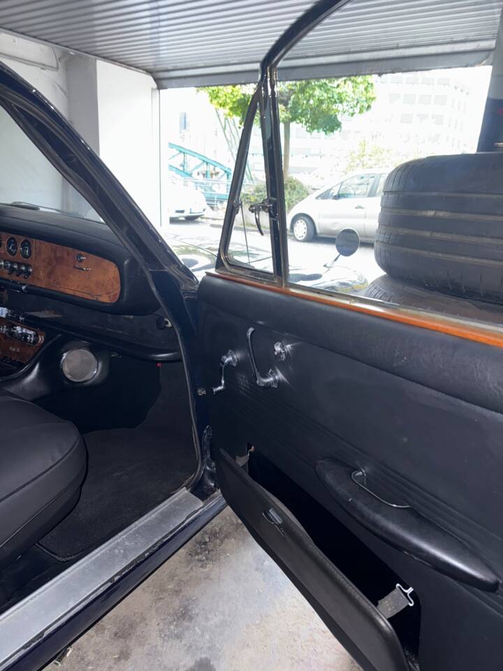 Image 40/51 of Jaguar 420 (1967)