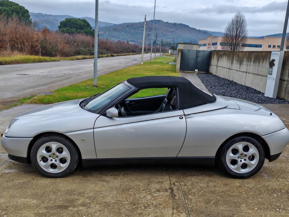 Bild 16/40 von Alfa Romeo Spider 2.0 Twin Spark 16V (1997)