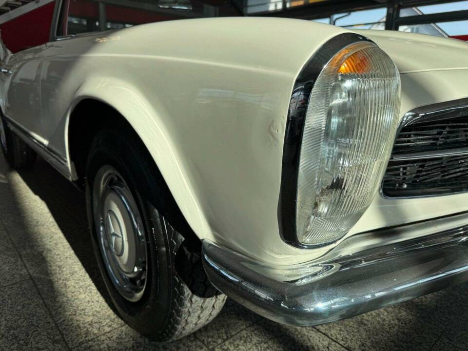 Image 11/20 of Mercedes-Benz 250 SL (1967)