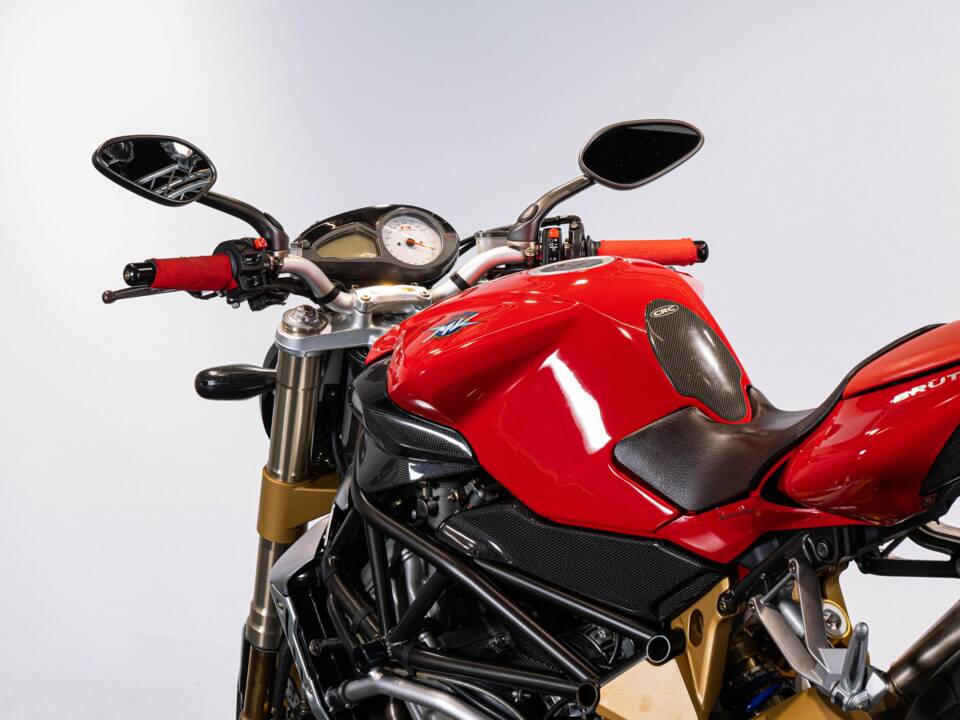 Imagen 36/50 de MV Agusta DUMMY (2008)