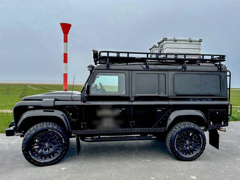 Image 6/21 of Land Rover Defender 110 (2015)