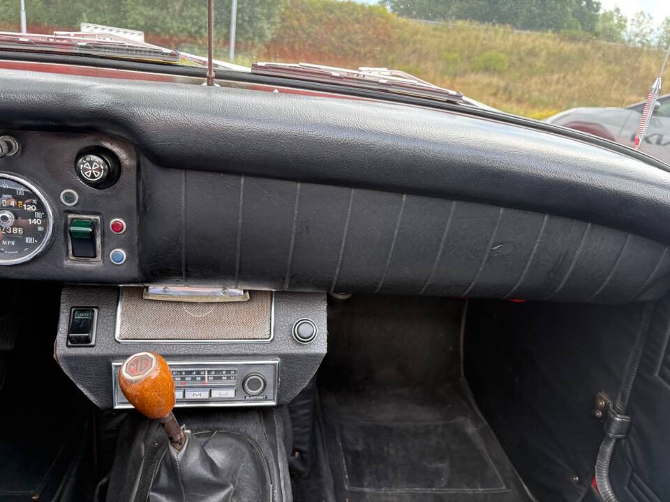 Image 8/21 of MG Midget GAN5 (1974)