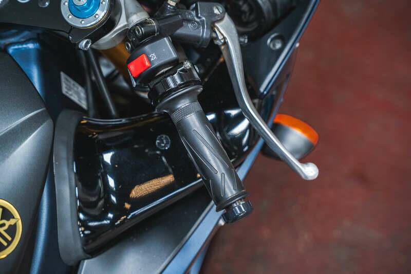 Image 8/46 de Yamaha YZF-R1 (2006)