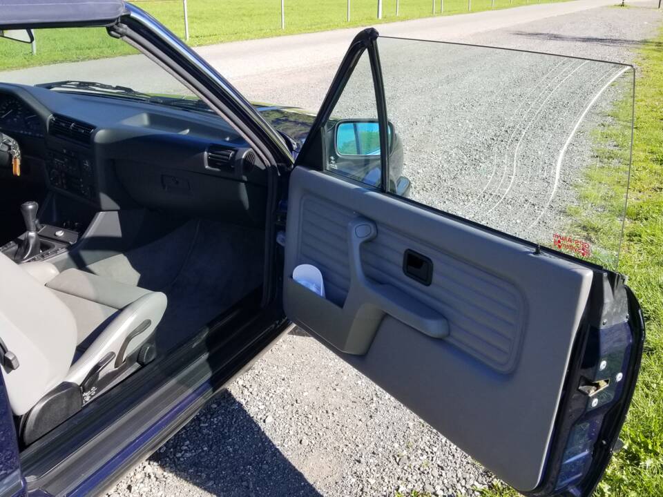 Bild 7/19 von BMW 318i (1992)