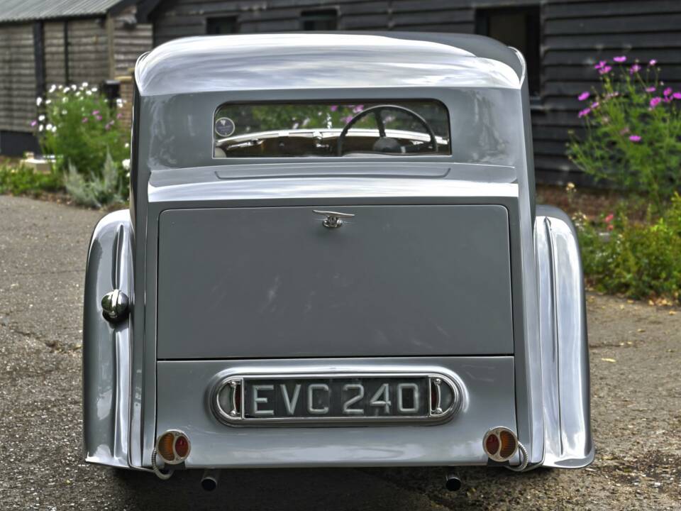 Image 13/50 of Alvis 4.3 Liter Saloon (1940)