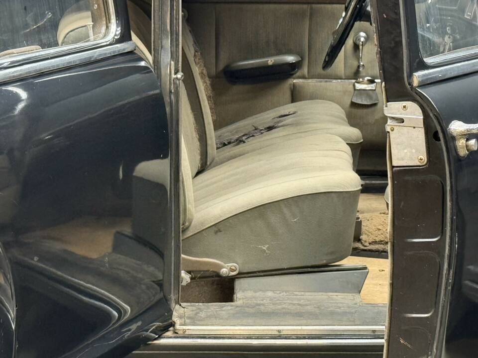 Image 41/50 of Mercedes-Benz 220 S (1955)