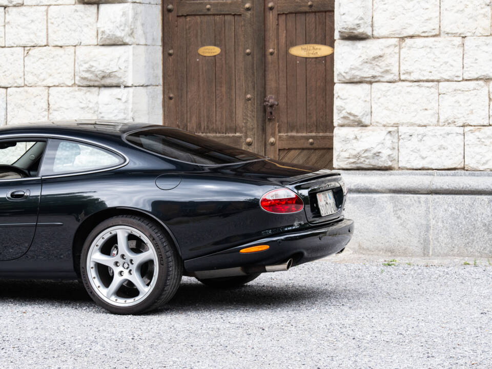 Immagine 19/42 di Jaguar XKR (2003)