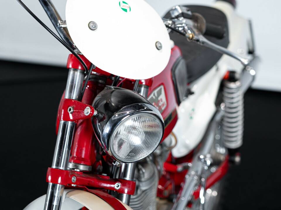 Afbeelding 10/39 van Moto Morini Corsaro 125 (1969)