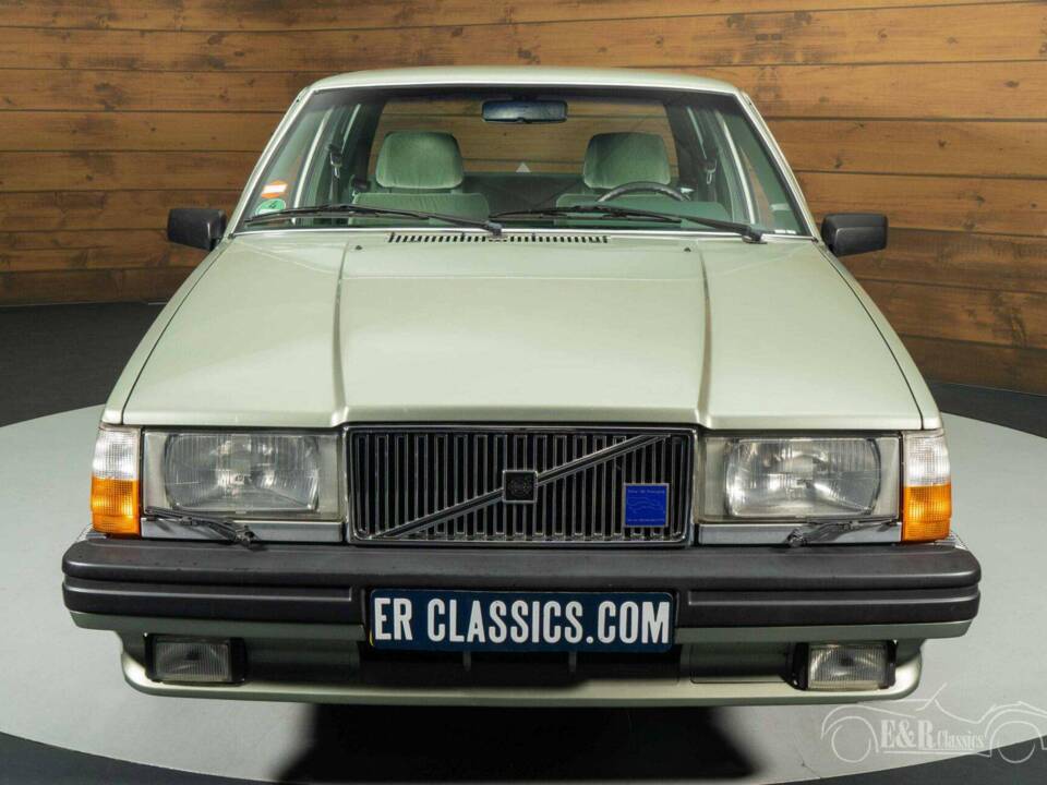 Image 16/19 of Volvo 760 GLE (1983)