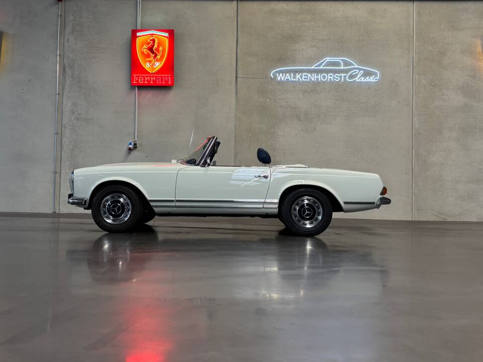 Immagine 4/25 di Mercedes-Benz 280 SL (1968)