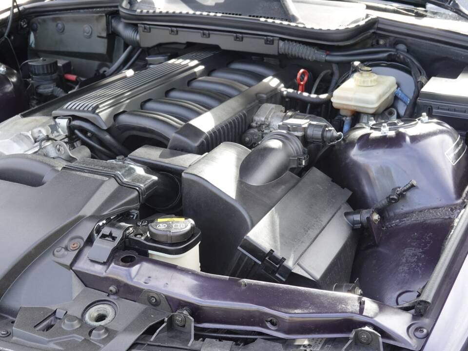 Image 15/21 de BMW 320i (1994)