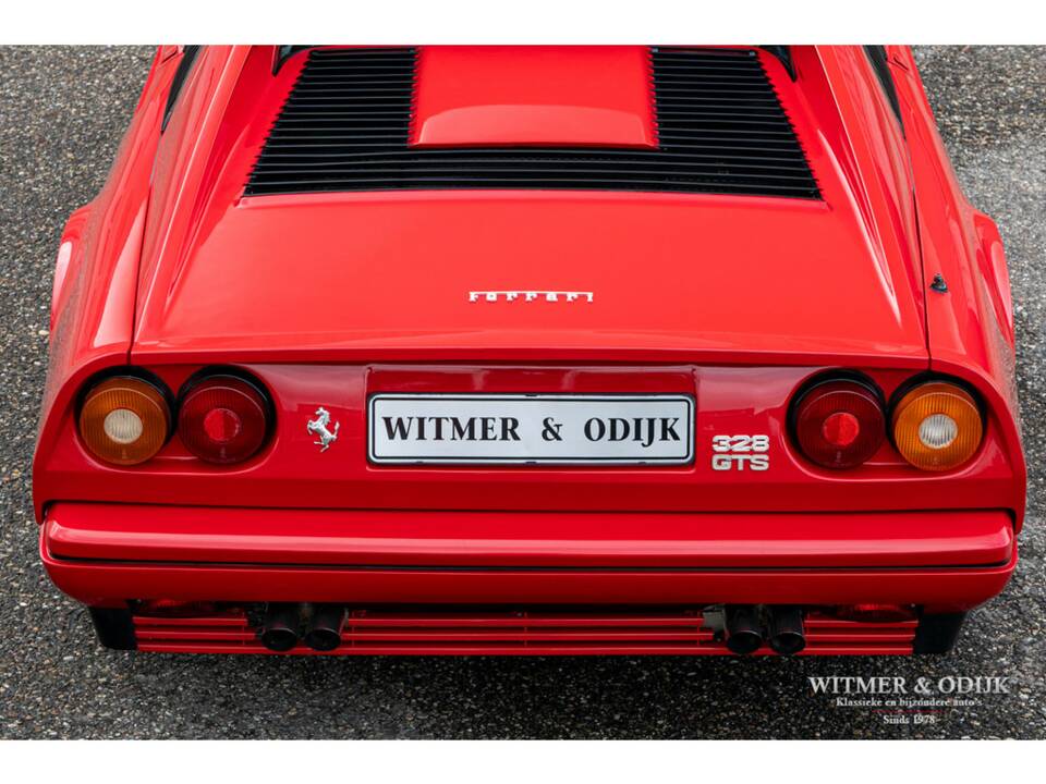 Bild 27/37 von Ferrari 328 GTS (1985)