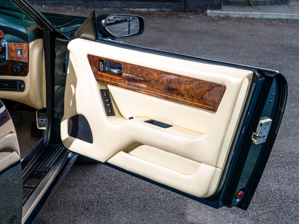 Bild 16/31 von Aston Martin Virage Volante (1995)