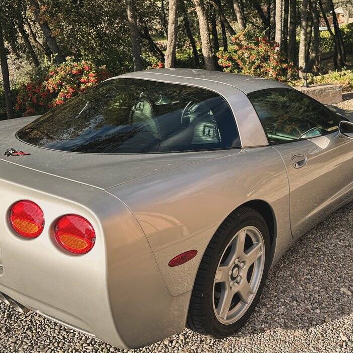 Image 3/7 of Chevrolet Corvette (1999)