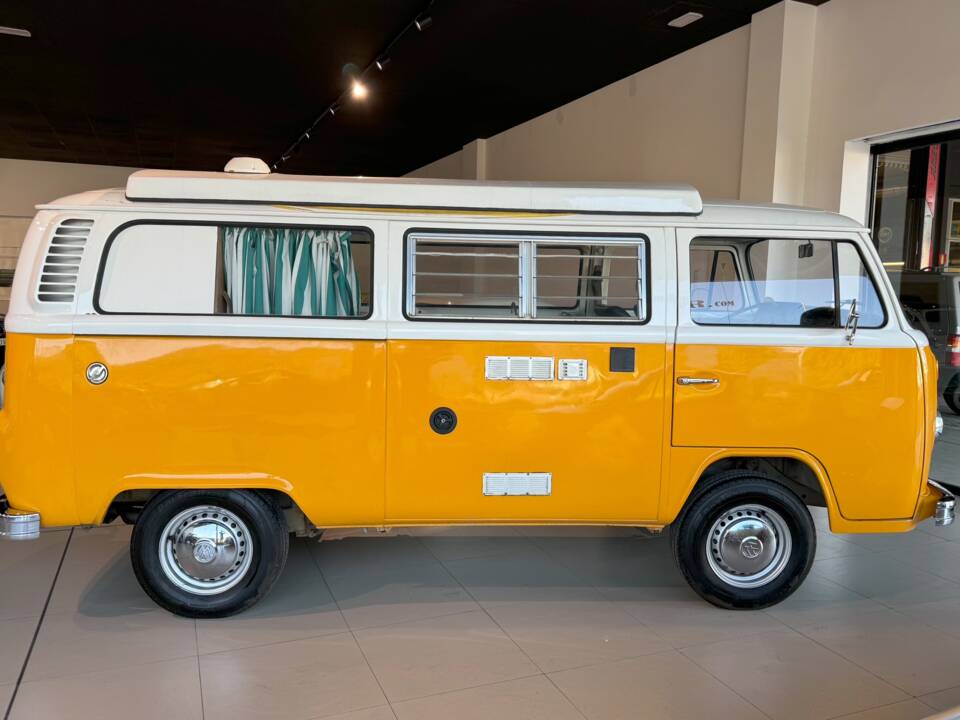 Afbeelding 38/41 van Volkswagen T2b Camper (1981)