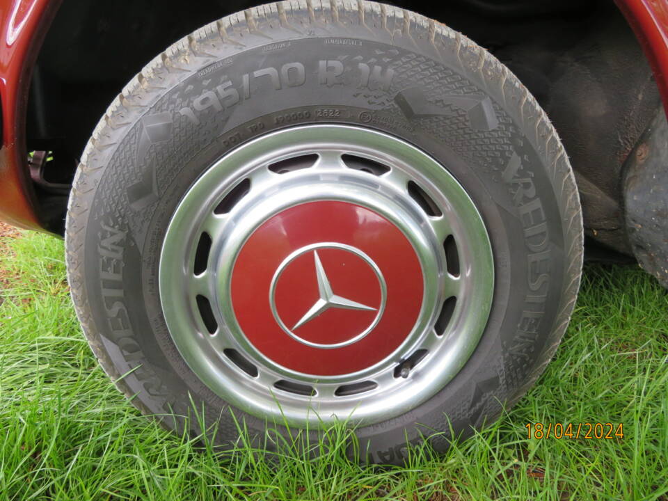 Imagen 12/20 de Mercedes-Benz 230 CE (1983)
