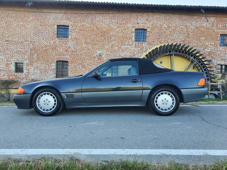 Image 2/16 of Mercedes-Benz 300 SL-24 (1991)