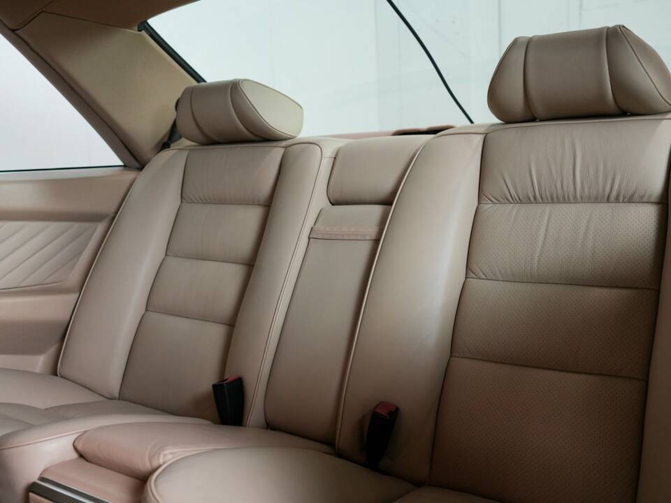 Image 3/41 of Mercedes-Benz 560 SEC (1990)