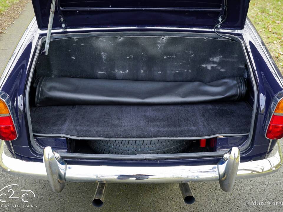 Image 42/45 of Triumph TR 4A (1966)