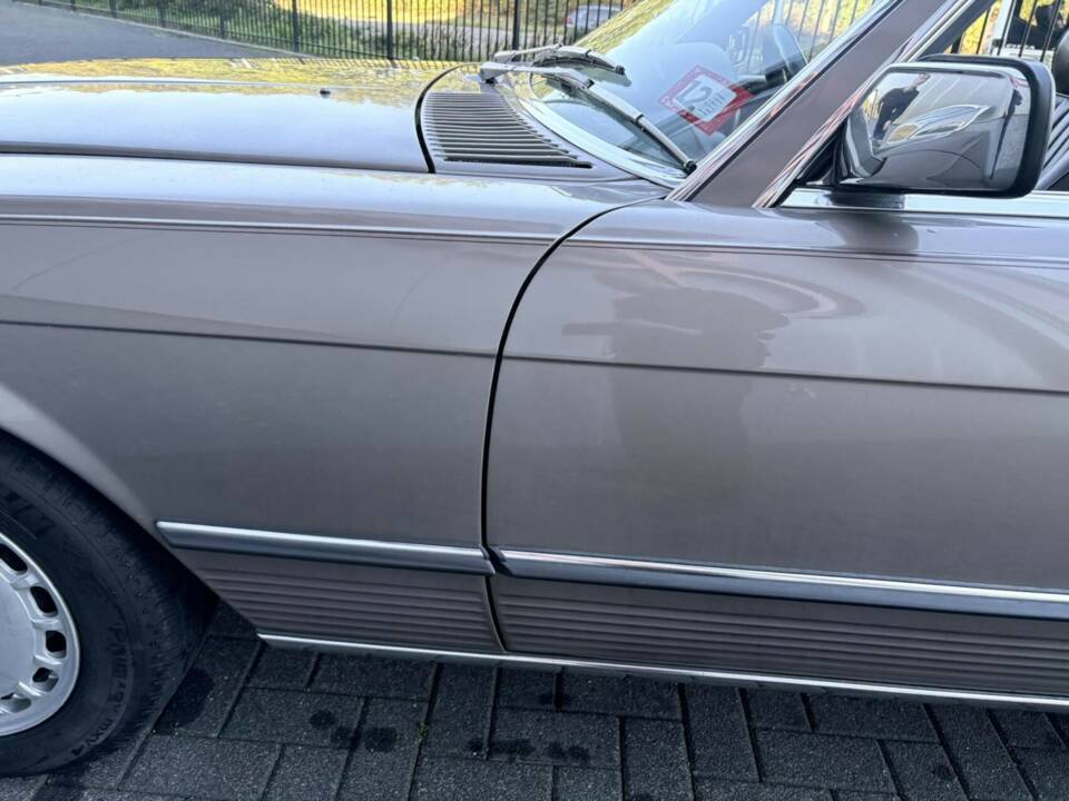 Image 4/50 of Mercedes-Benz 560 SL (1987)