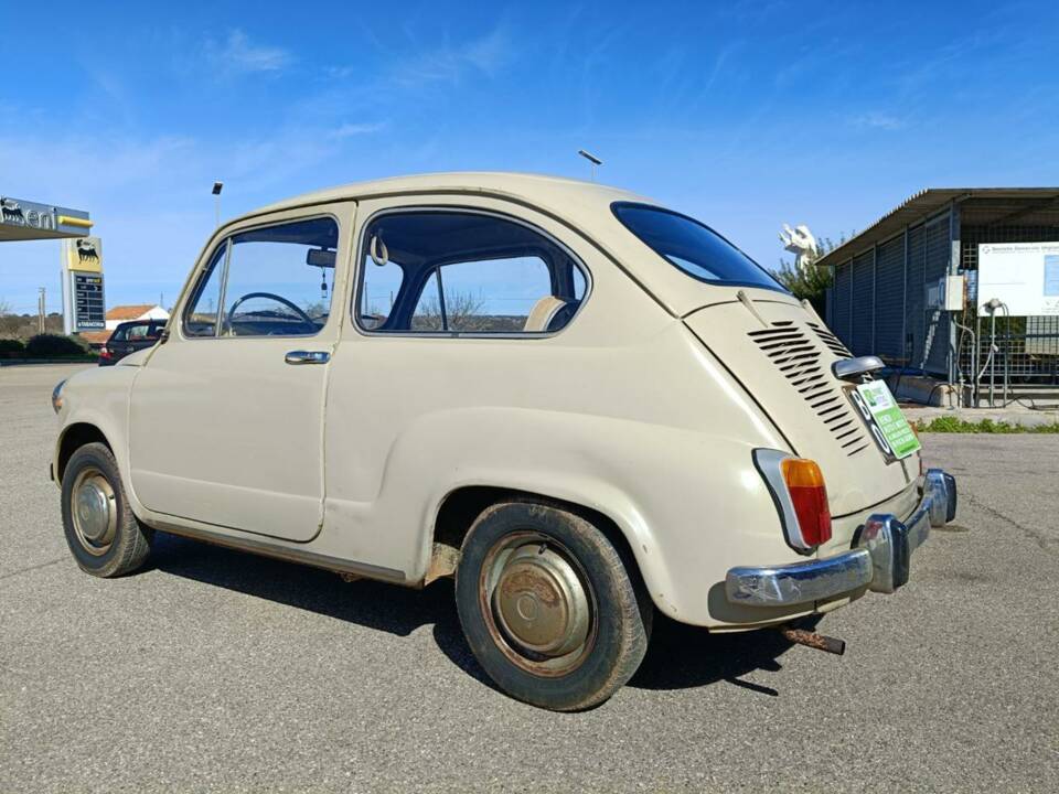 Image 4/44 of FIAT 600 D (1967)