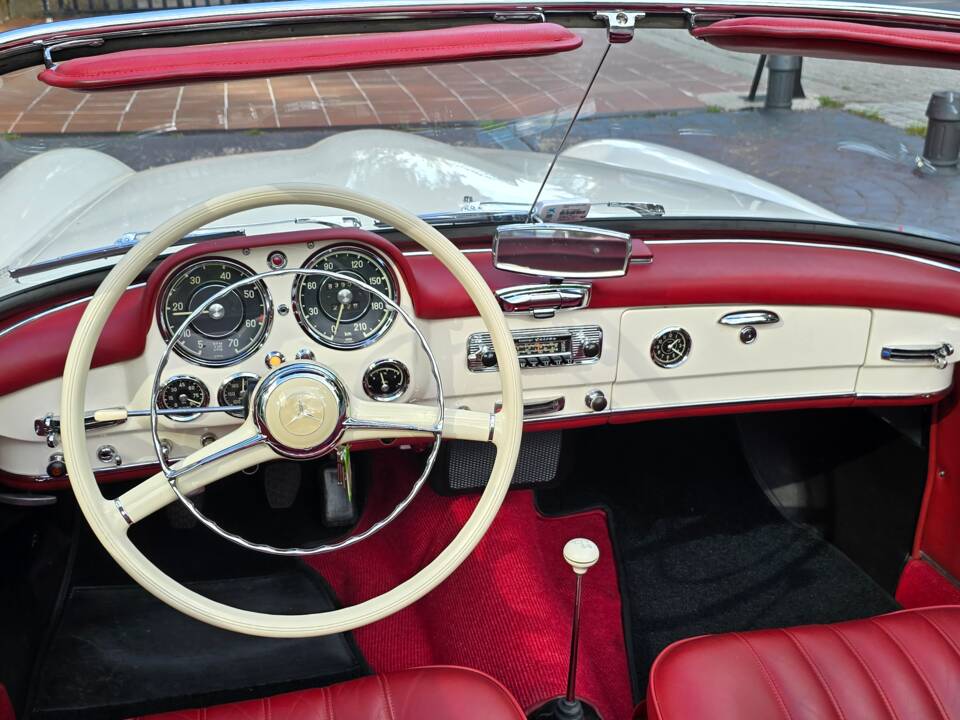 Image 8/21 of Mercedes-Benz 190 SL (1961)
