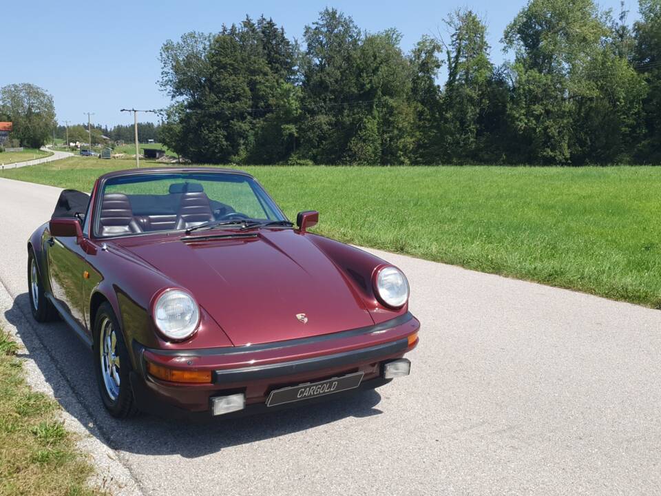 Image 18/31 of Porsche 911 SC 3.0 (1983)