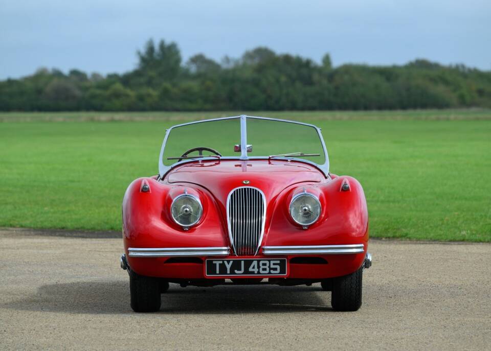 Image 7/37 of Jaguar XK 120 SE OTS (1954)