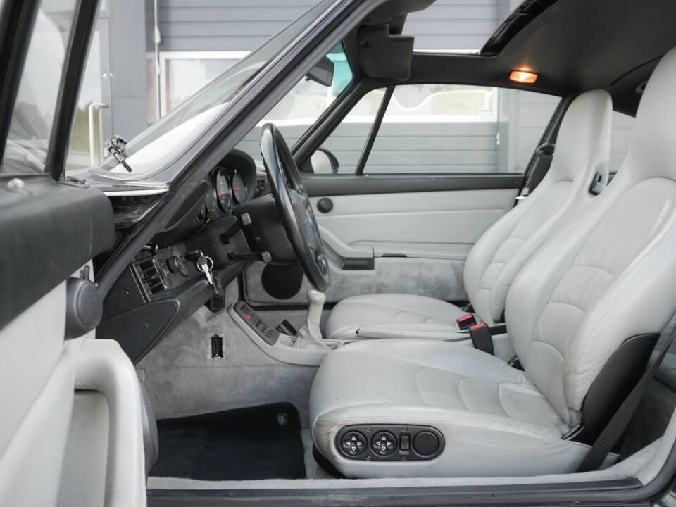 Immagine 11/41 di Porsche 911 Carrera 4 (1995)