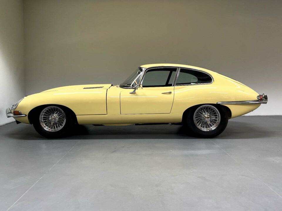 Image 4/22 de Jaguar Type E 4.2 (1965)