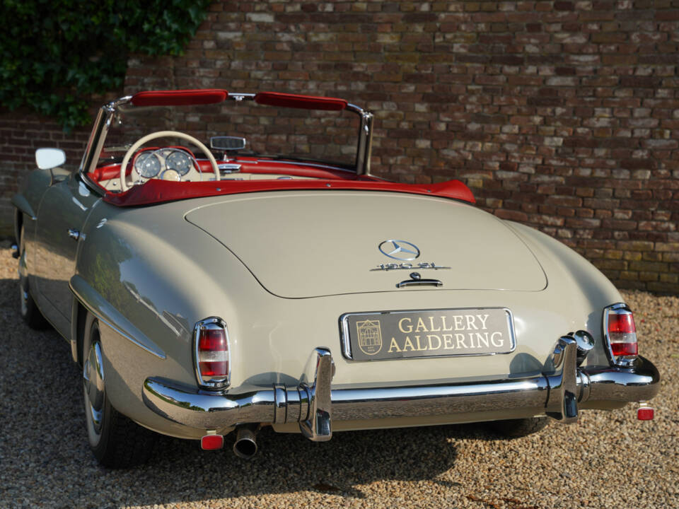 Image 43/50 of Mercedes-Benz 190 SL (1962)