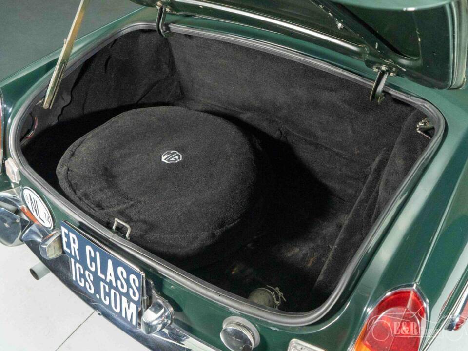 Image 19/19 de MG MGB (1974)