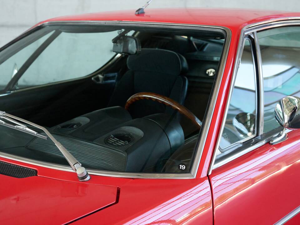 Image 7/50 of Alfa Romeo Montreal (1973)