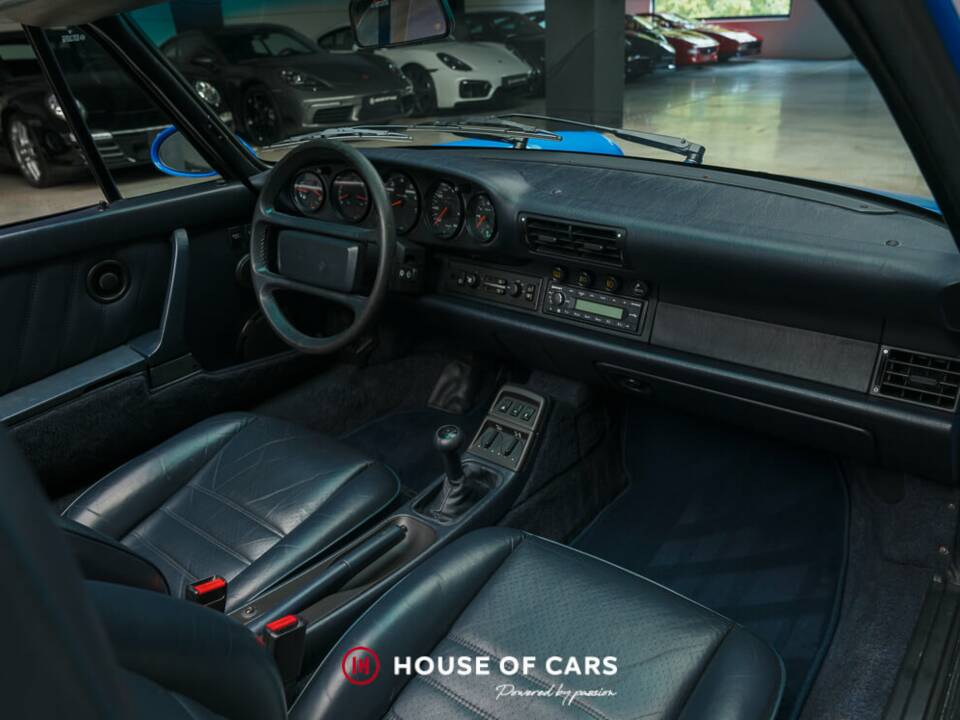 Image 19/25 of Porsche 911 Carrera 4 (1992)
