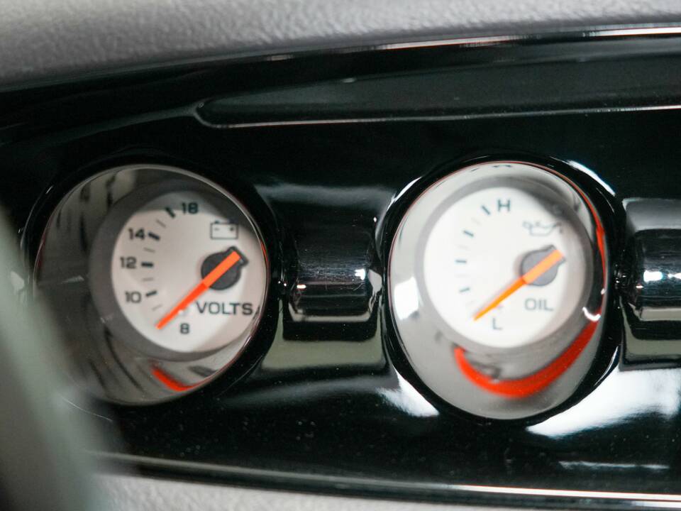 Image 36/47 of Plymouth Prowler (2000)