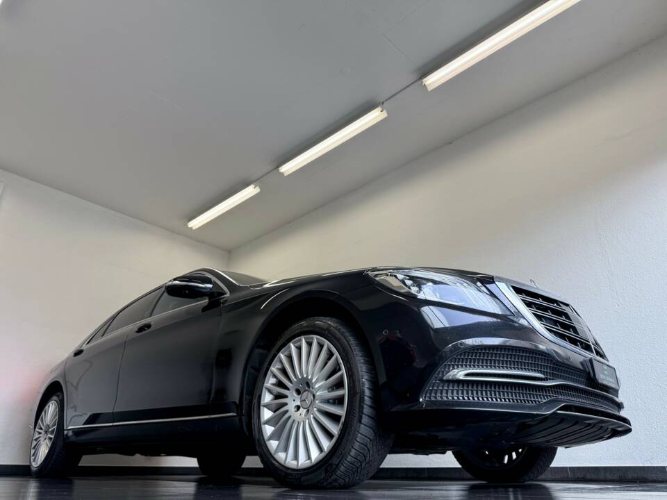 Image 3/30 of Mercedes-Benz S 350 d L (2018)