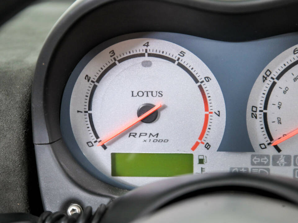 Image 20/50 of Lotus Elise (2003)