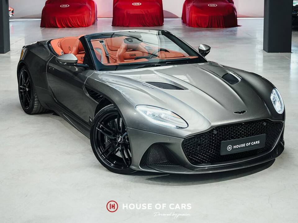 Image 4/25 of Aston Martin DBS Superleggera Volante (2020)