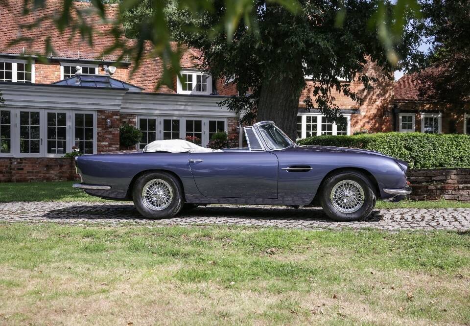 Image 13/30 de Aston Martin DB 6 Volante (1967)