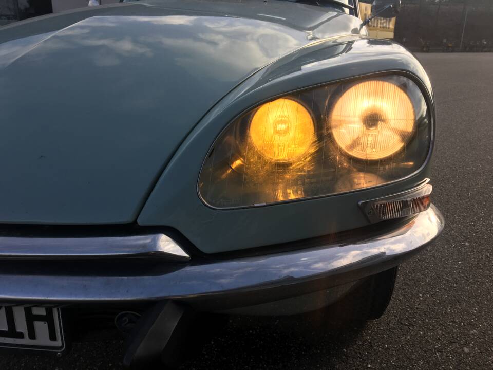Image 3/95 of Citroën DS 21 Pallas (1973)