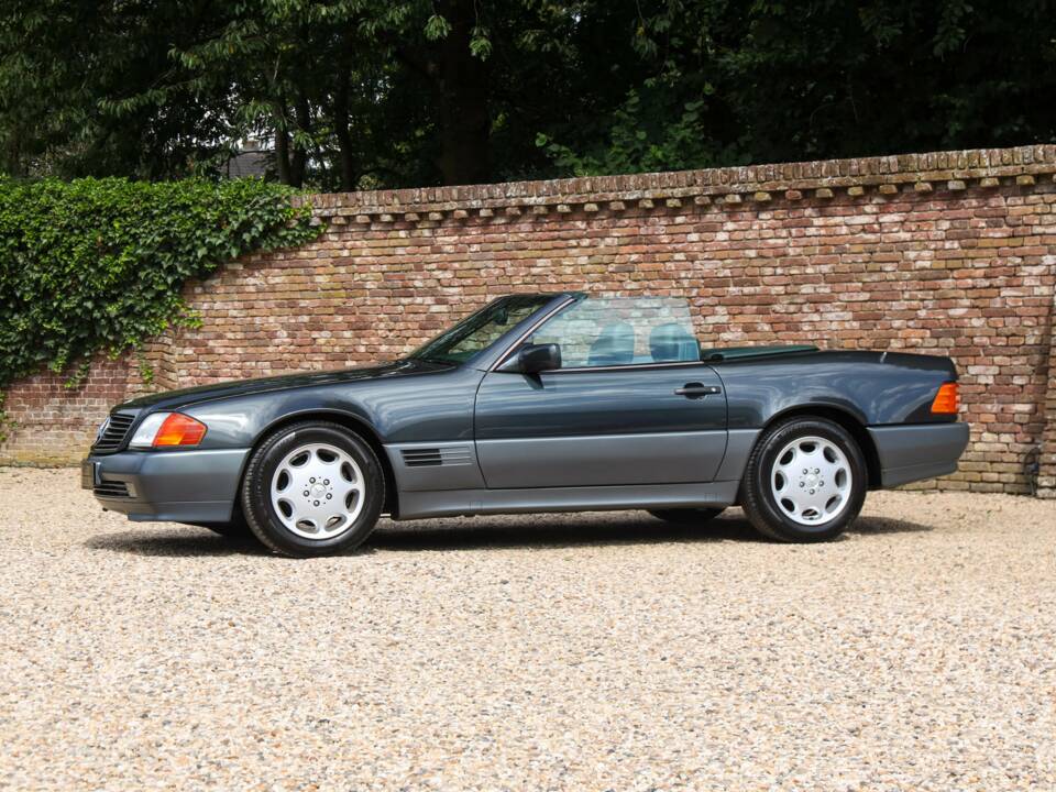 Image 19/50 of Mercedes-Benz 500 SL (1992)