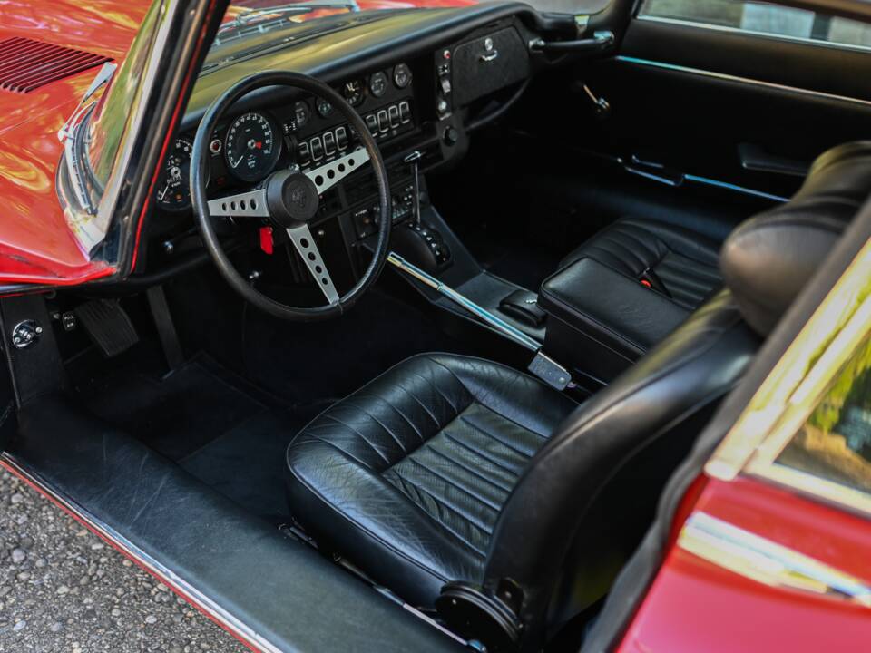 Immagine 27/39 di Jaguar E-Type V12 (2+2) (1973)