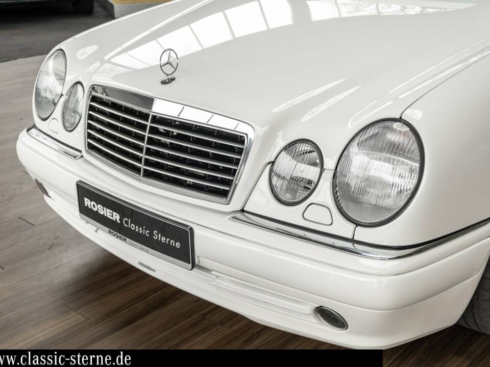 Immagine 12/15 di Mercedes-Benz E 60 AMG (1997)