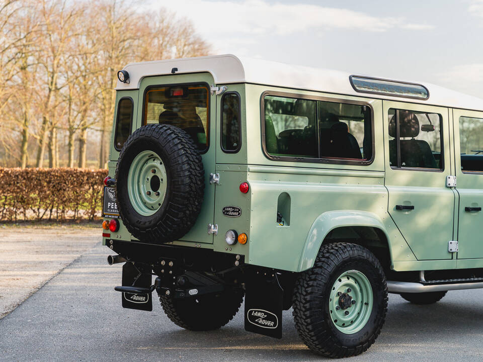 Bild 35/37 von Land Rover Defender (2016)