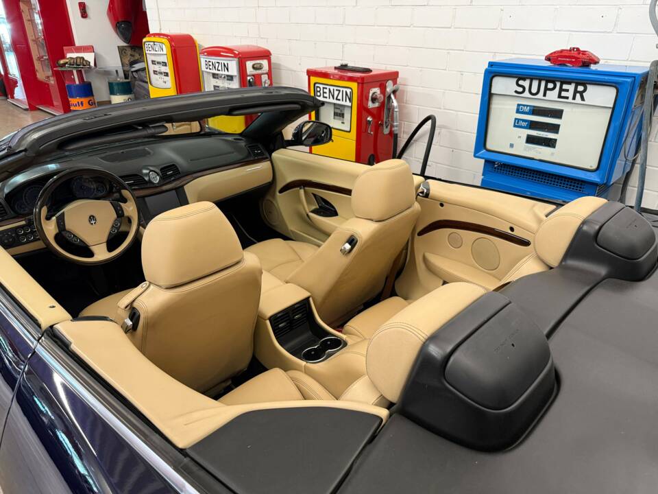 Bild 20/21 von Maserati GranCabrio Sport (2016)
