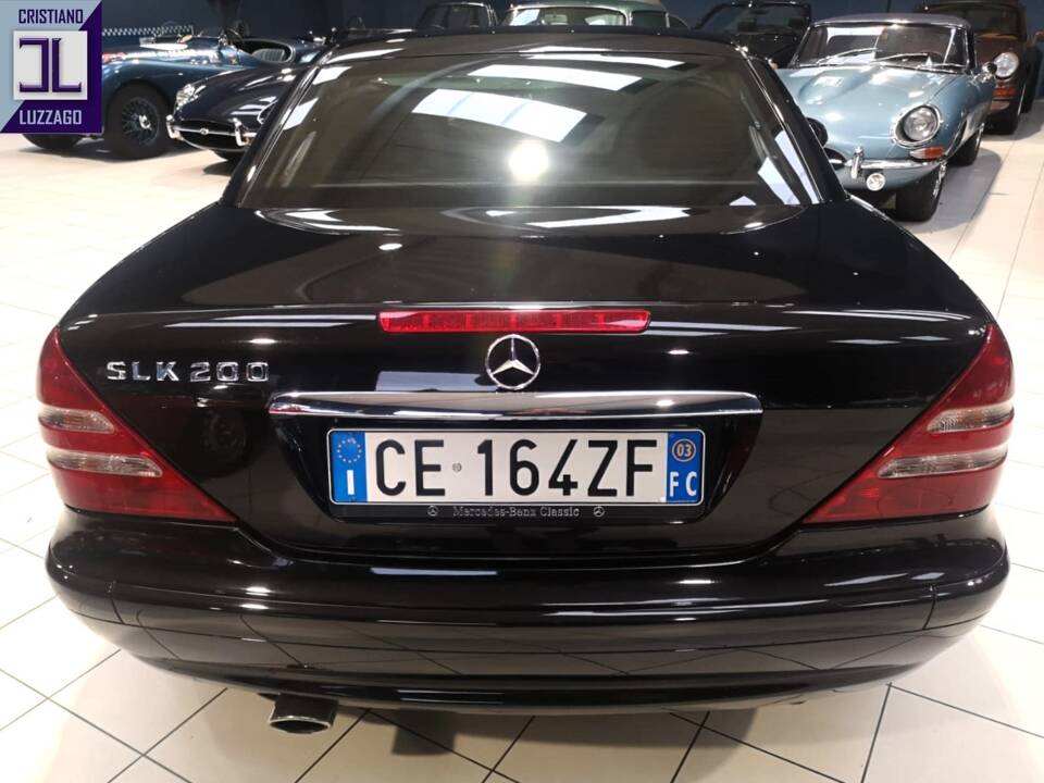 Image 18/72 de Mercedes-Benz SLK 200 Kompressor (2003)