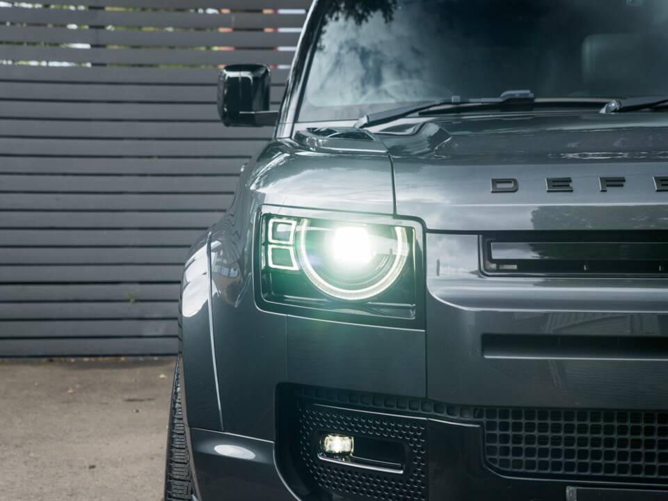 Image 17/61 de Land Rover Defender 110 D200 AWD (2023)